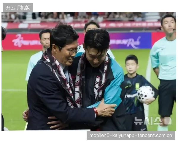 孙兴慜破韩国进球纪录超车范根，任意球统治全场——从“小将”到“球王”的传奇之旅